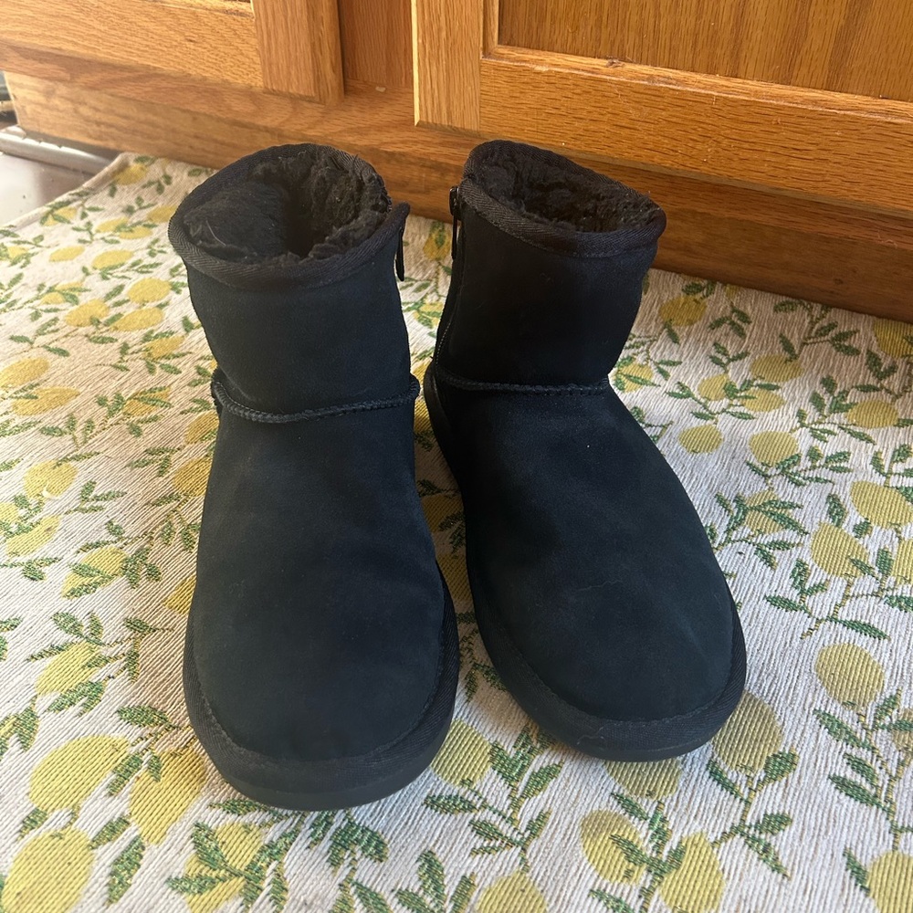 Koolaburra by Ugg boots